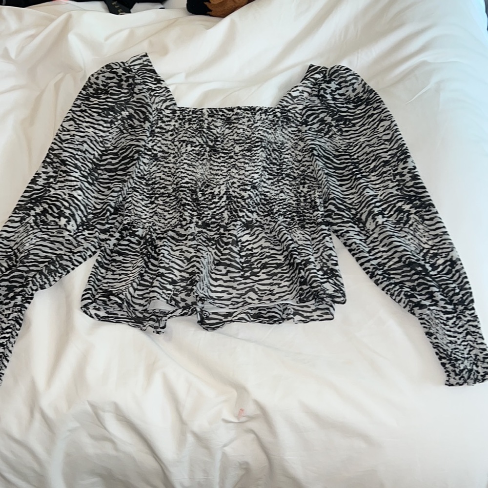 Ruffle top - Picture 2 of 3
